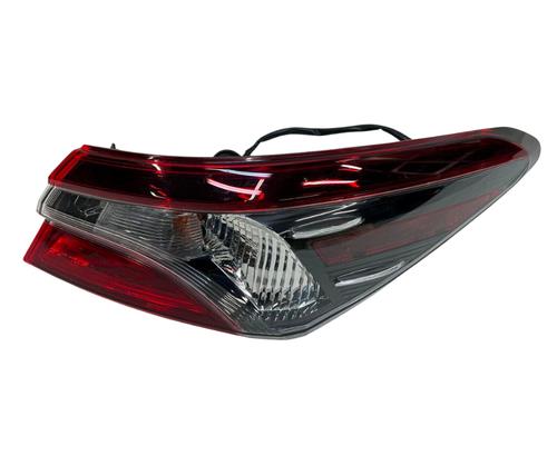 Toyota Tail Light Right RH Side Rear Outer Lamp Camry 18-19 OEM 8155006840
